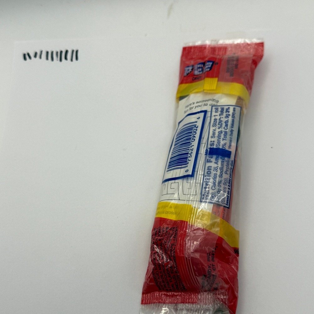 PEZ Candy Dispenser New Wonder Woman DC Comics Superhero Red Stem Sealed Bag - Picture 3 of 3